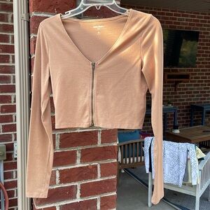 Social Tourist - Hollister